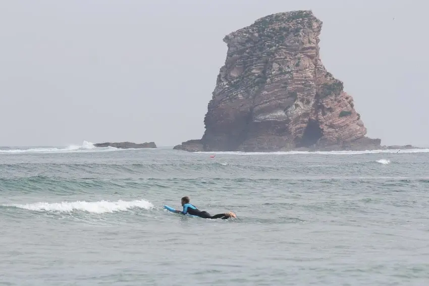 Surfer à Hendaye