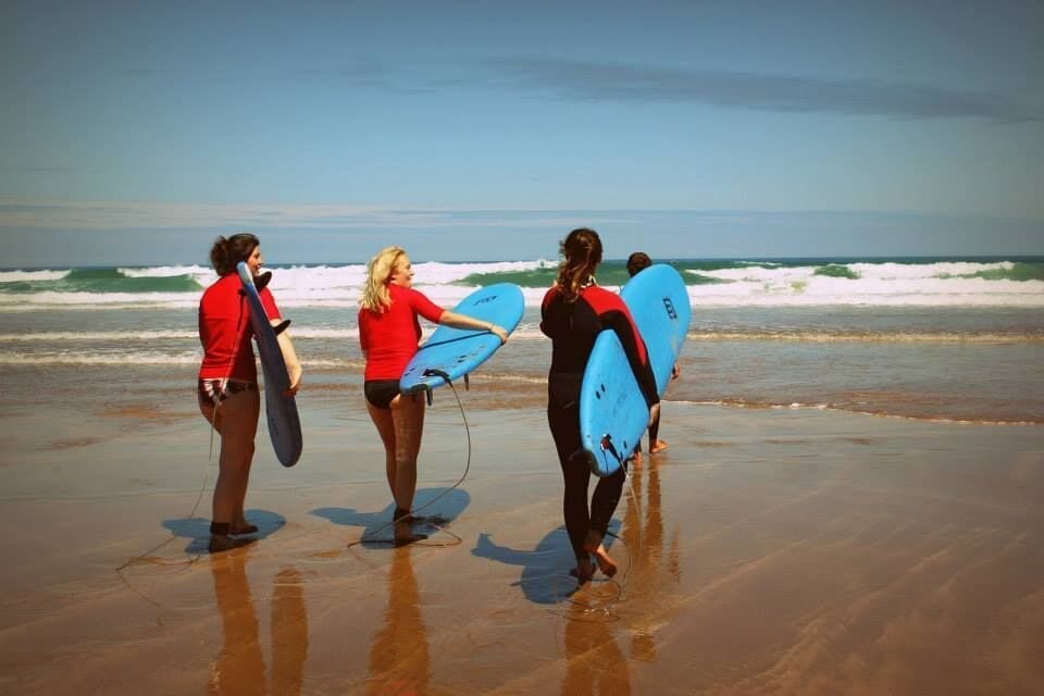 APRENDE A SURFEAR CON STOKE TRAVEL